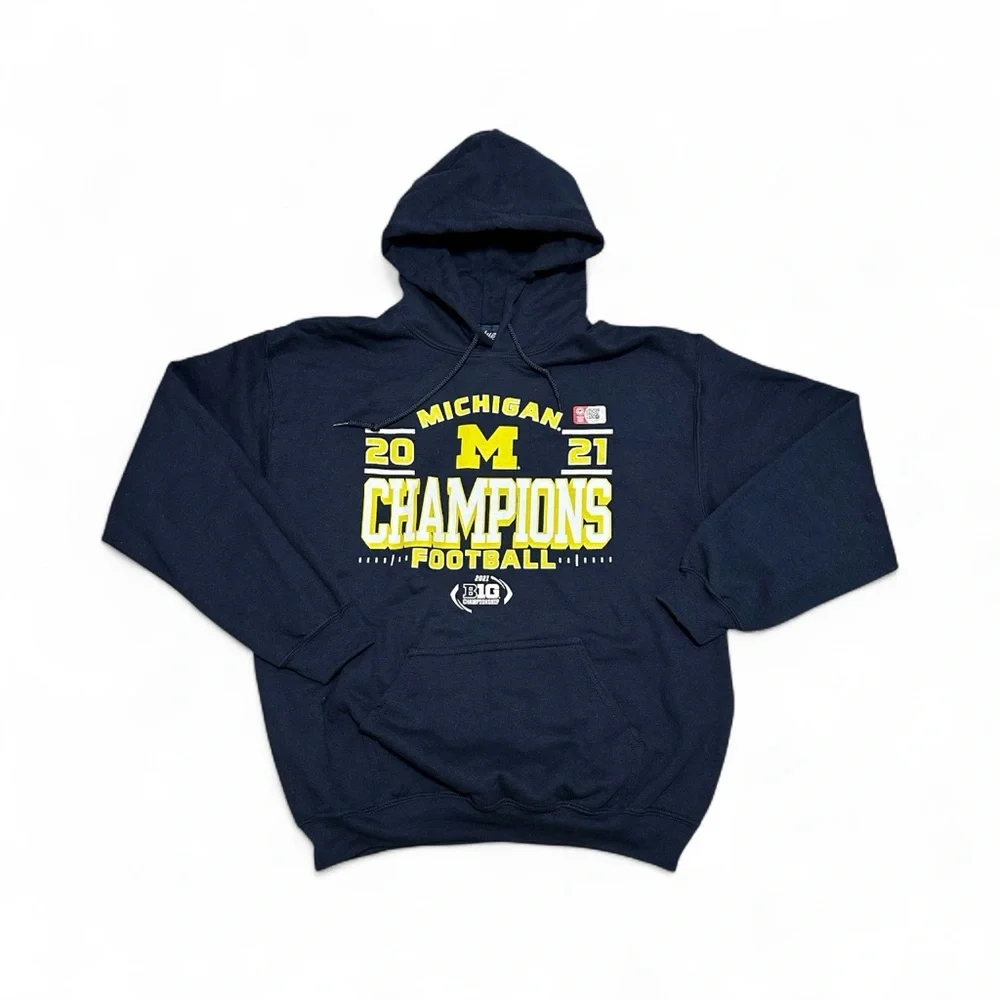 Men’s Michigan Wolverines NCAA Medium Hoodie Blue Long Sleeve Kangaroo Pockets